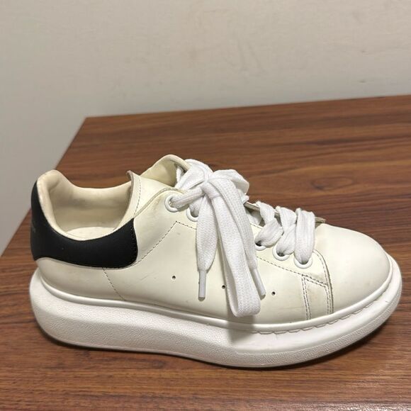 Alexander McQueen Shoes - Alexander Mc Queen Conscious Woman’s Low Top Sneakers. Size 8.
